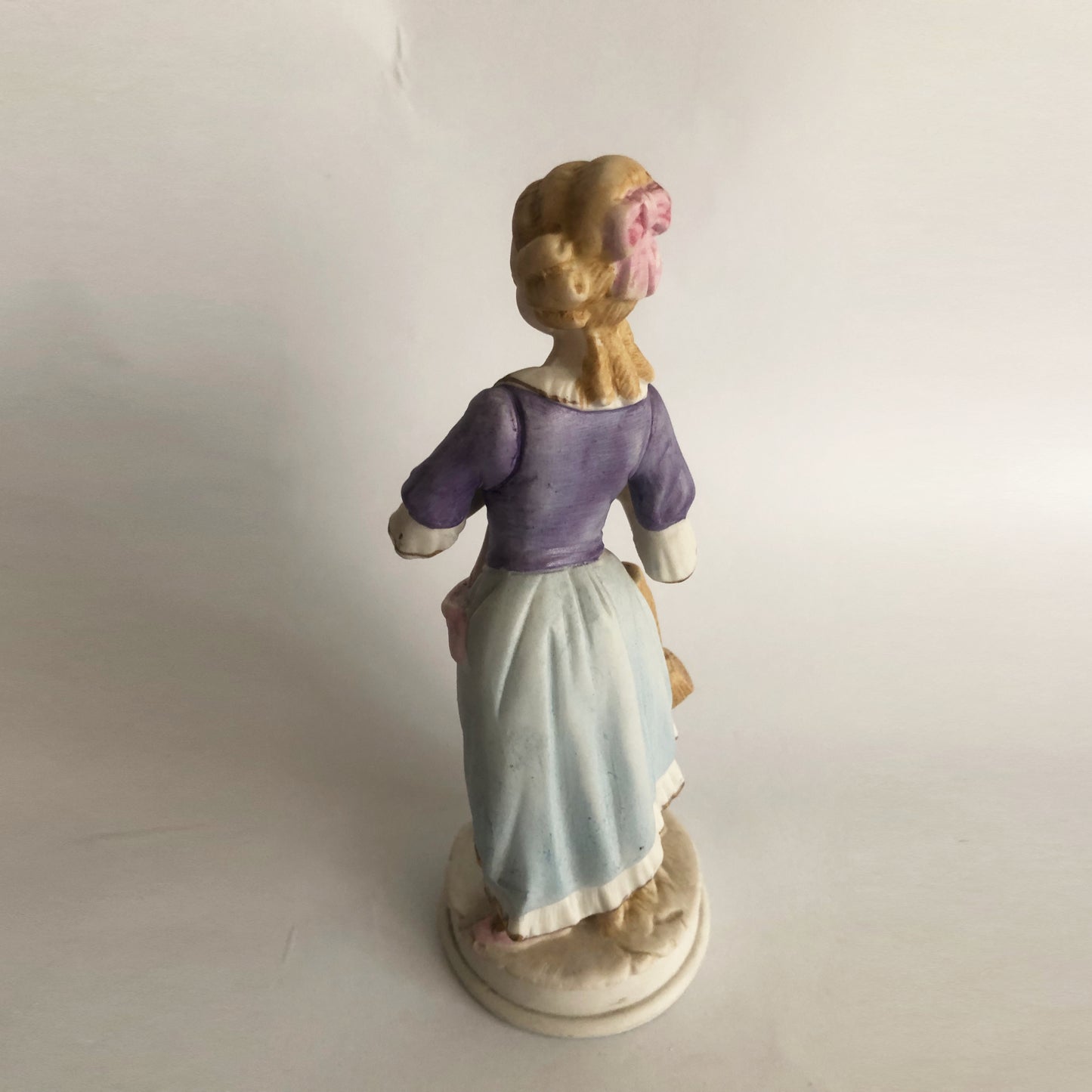 Vintage Ceramic Porcelain Elegant Lady Figurine Heart Musical Instrument 8"